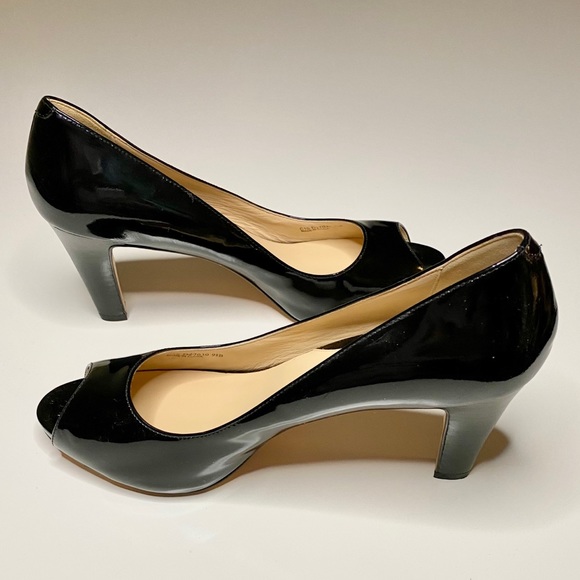 Cole Haan 9.5 - Picture 4 of 7